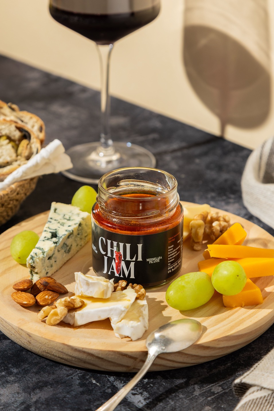 Chili-Jam-Glas bei einem Produkt-Shooting – Foto von Steven Moreno für Indigo Estudio