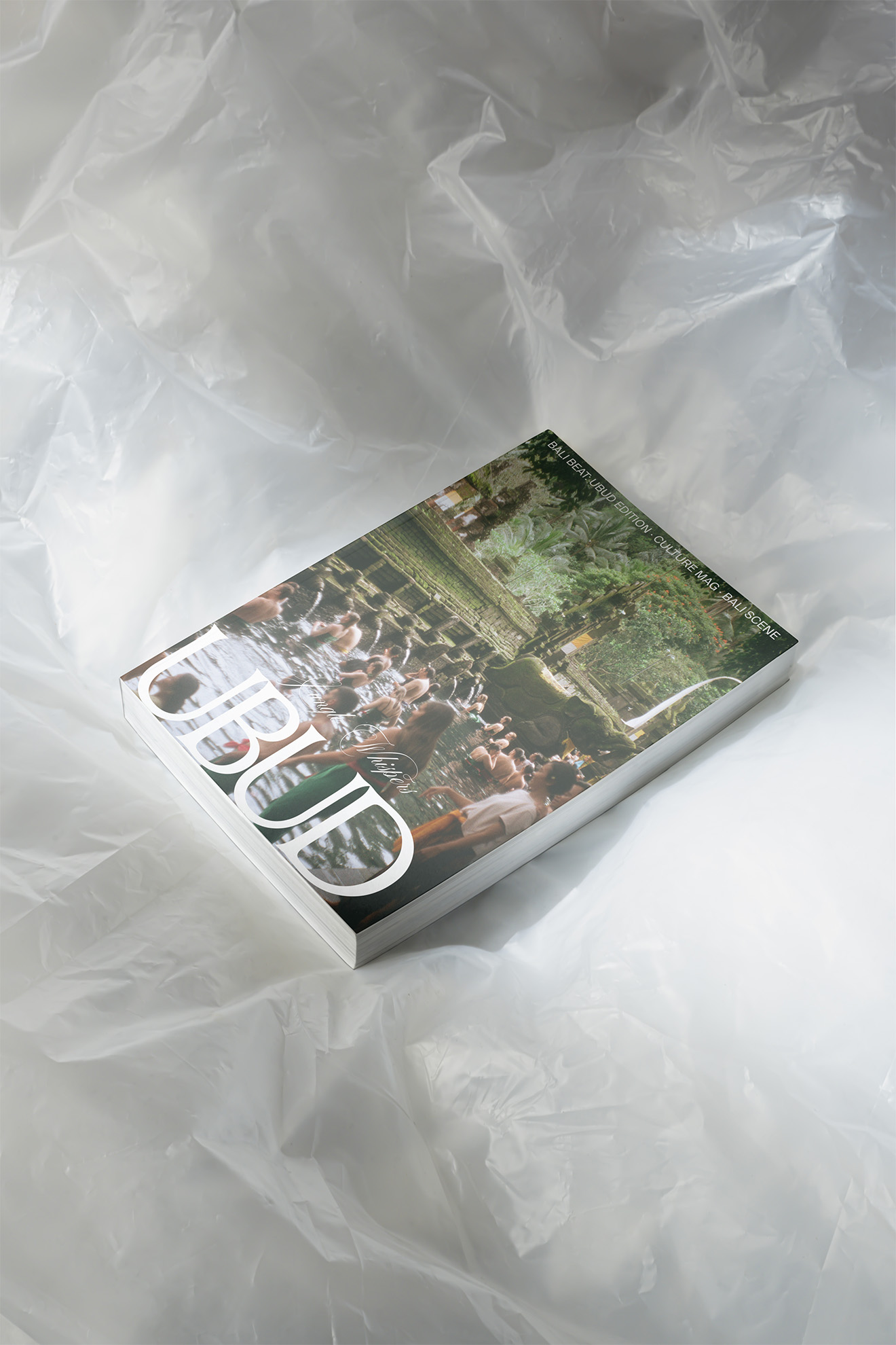 Innenseite einer internationalen Zeitschrift – Layout von Indigo Estudio